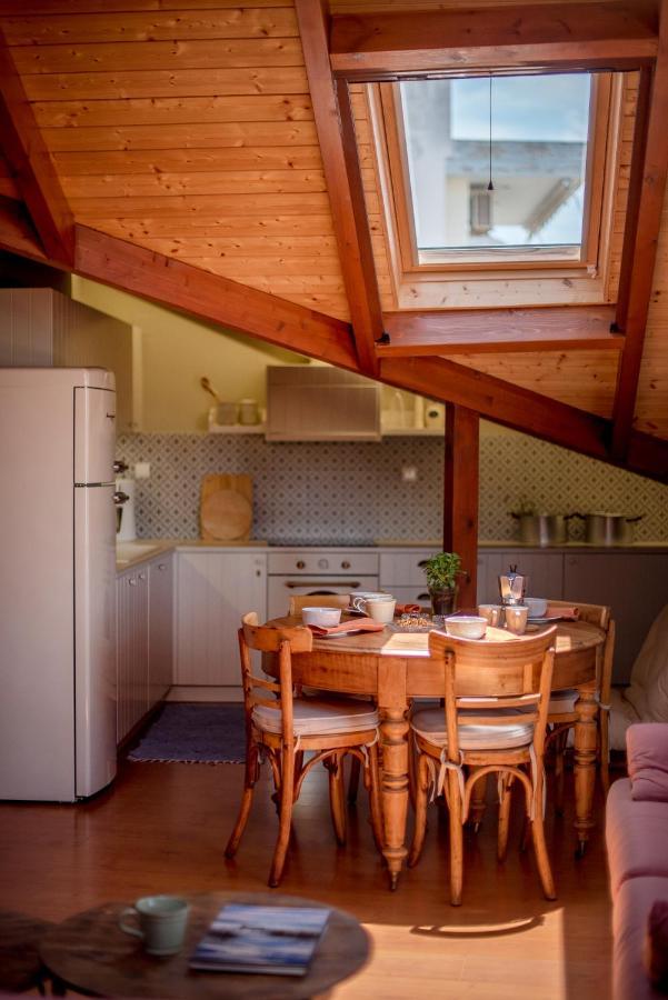 Country Style Attic In The Heart Of Prevezaアパートメント エクステリア 写真